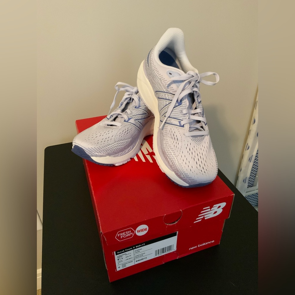 The New Balance 860 v12 - Women’s 8.5 Wide